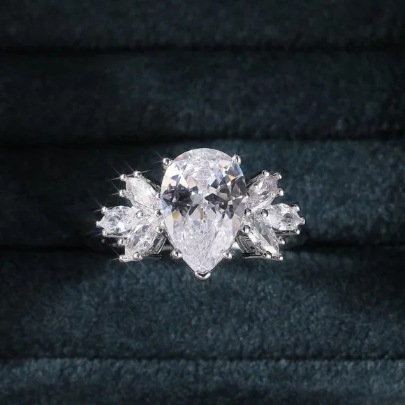 💍Beautiful Water Drop With Leaf Crystal Pure CZ Silver Pear Wedding Ring, K800